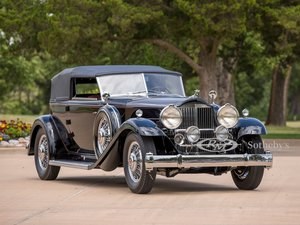 1932 Packard Deluxe Eight Individual Convertible Victoria by In vendita all'asta
