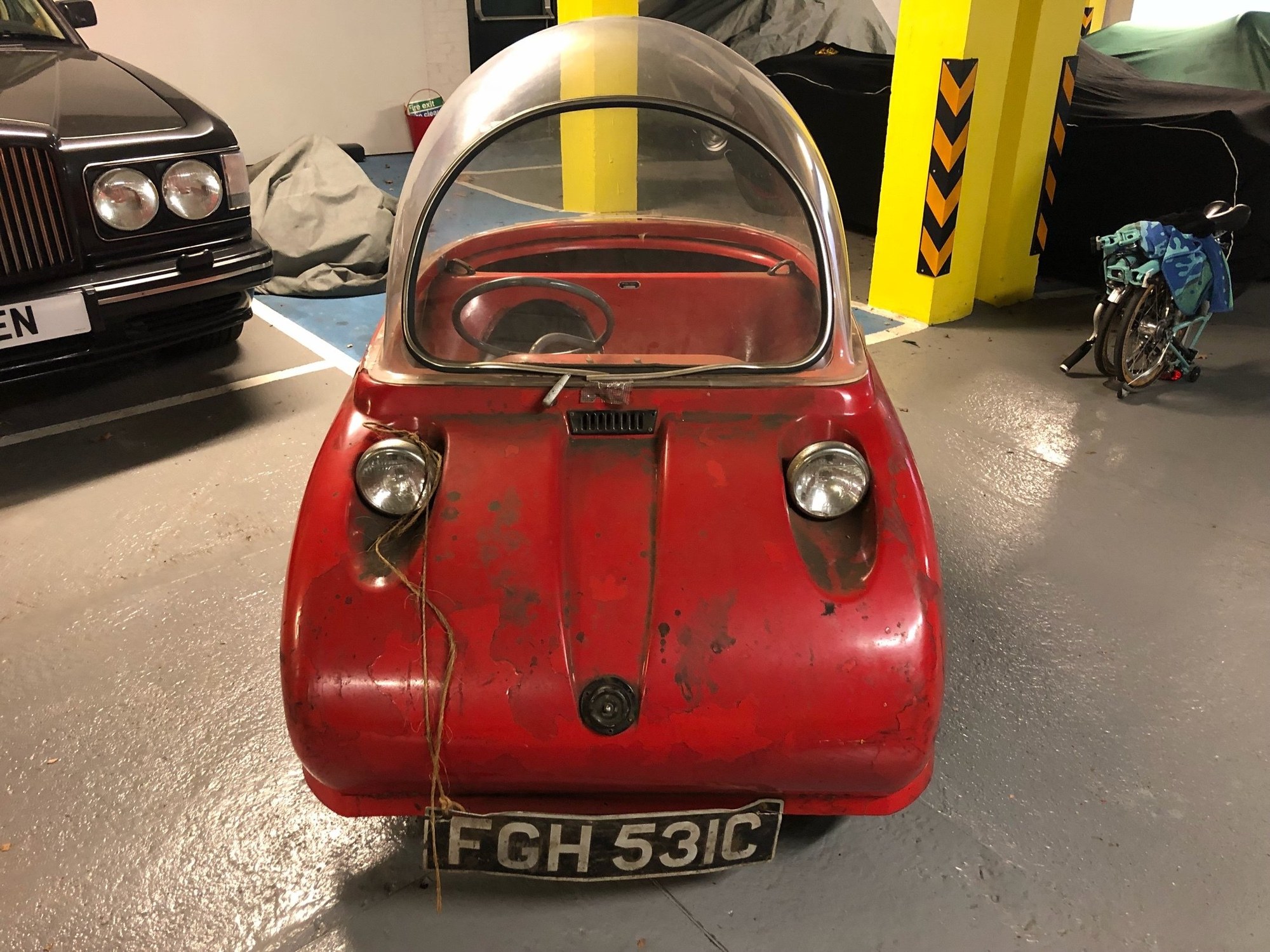 Original 1965 "Two Strokes" Peel Trident, foto 2