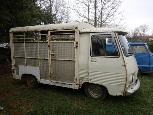 Original 1978 French Peugeot J7 Bétaillère Van A vendre