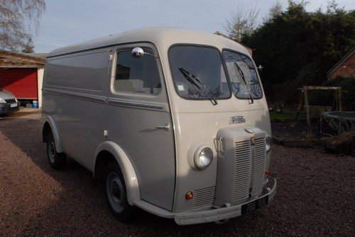 Lovely 1954 Peugeot D3A van in great condition For Sale