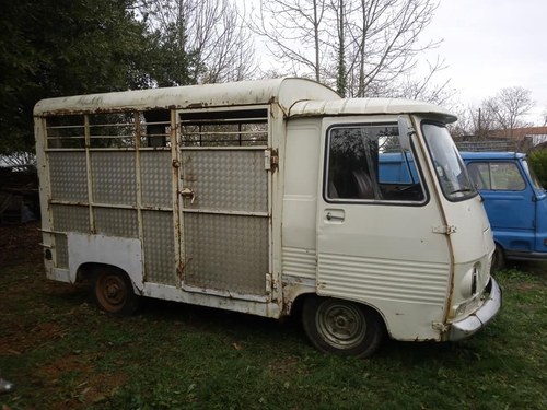 1978 French Peugeot J7 Bétaillère / Horsebox Van In vendita