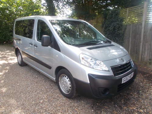 PEUGEOT EXPERT 2013 DIESEL WHEELCHAIR ACCESS 7 SEATER For Sale