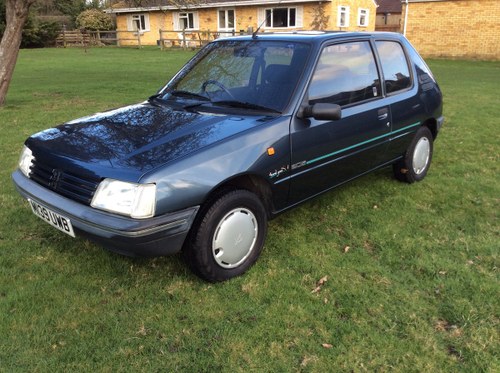 1994 PEUGEOT 205 1.6 MARDI GRAS AUTOMATIC BLUE En Venta