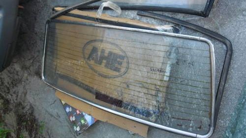 Picture of Rear window for Peugeot 504 Berlina - For Sale