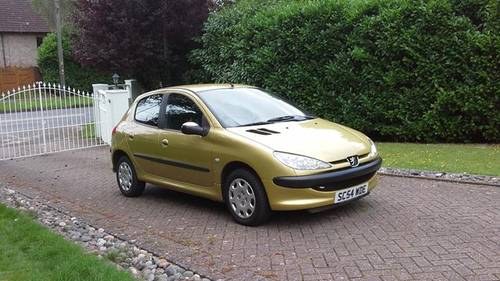 Lot 2 - A 2005 Peugeot 206S - 13/09/17 For Sale by Auction