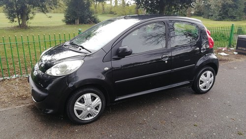 2006 Peugeot 107 4 door, full history & only £20 a year to tax In vendita