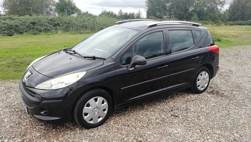 2007 Peugeot 207 sw td estate, one owner with panoramic roof For Sale