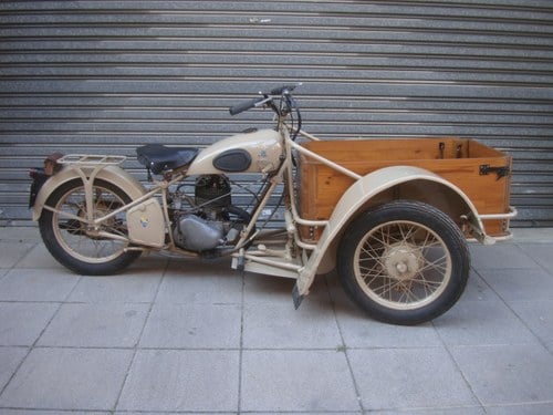 1953 Peugeot 125 Triporteur A vendre