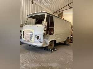 1974 Peugeot J7 Food Truck / Camper Restored For Sale (picture 1 of 7)