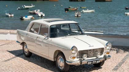1967 Peugeot 404 Super Deluxe Injection