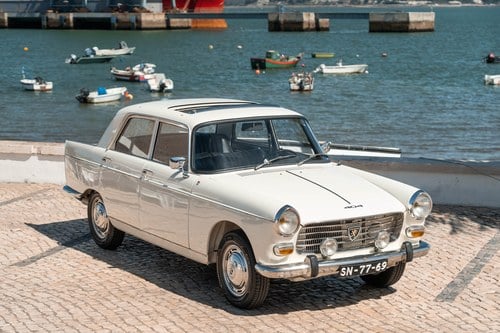 1967 Peugeot 404 Super Deluxe Injection