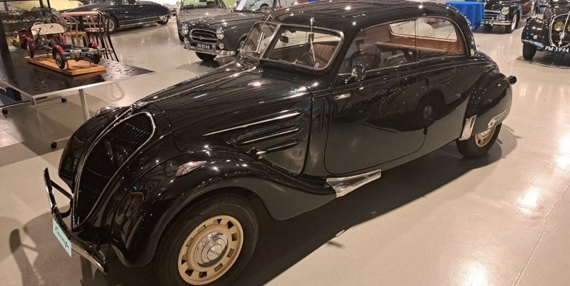 1939 Peugeot 402