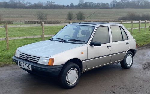 1990 Peugeot 205 GR (picture 1 of 6)