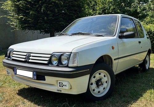 PEUGEOT 205 AUTOMATIQUE - 1996 En Venta