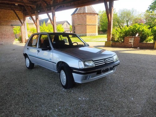 1995 PEUGEOT 205 Sacré numéro Kaufen Bei