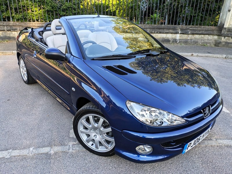 Rapid Classics: Eine Suche. Alle Oldtimer. 31 » Rapid Classics: Eine Suche. Alle Oldtimer. 2006 Peugeot 206 CC 1.6 16v Allure Automatic 2dr Convertible