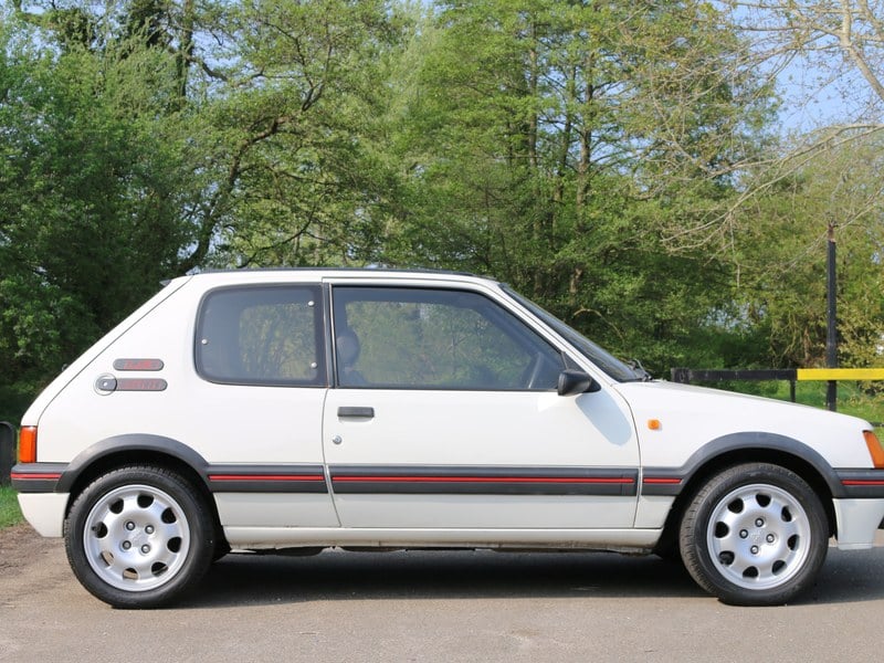 Rapid Classics: Eine Suche. Alle Oldtimer. 31 » Rapid Classics: Eine Suche. Alle Oldtimer. 1989 Peugeot 205 1.9 GTI