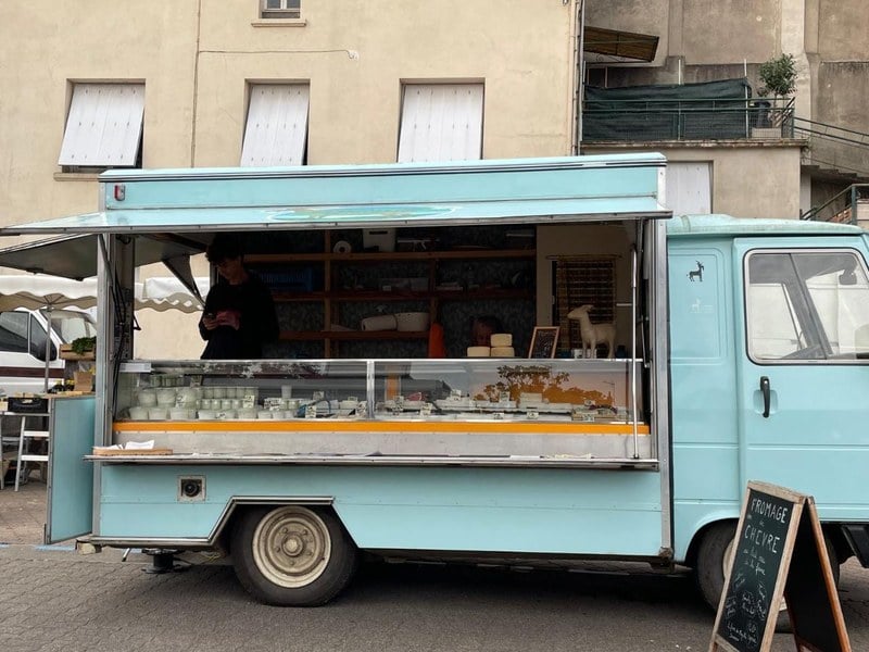 1984 PEUGEOT J9 Camion magasin