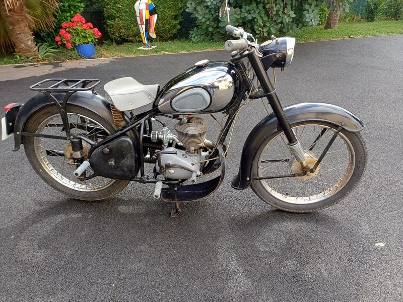Peugeot 125 TXT 2 temps de 1952 à vendre - moto ancienne de collection Peugeot 125 TXT 2 temps de 1952 à vendre - moto ancienne de collection