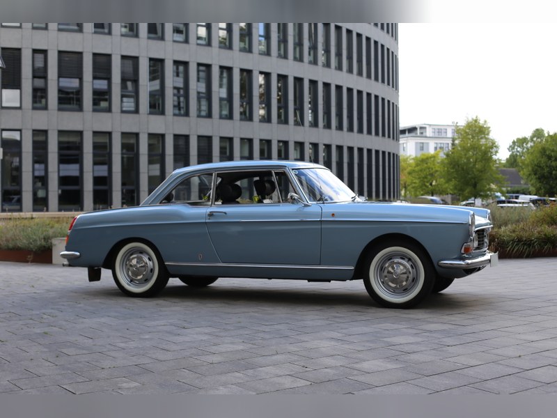 1968 Peugeot 404 Coupe