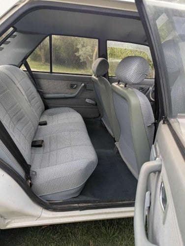 1984 PEUGEOT 305 berline gr À venda