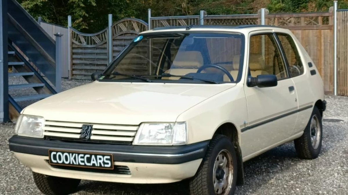 Peugeot 205 - Boutique l'Aventure Peugeot Citroën DS Peugeot 205 - Boutique l'Aventure Peugeot Citroën DS