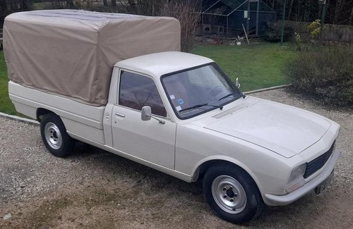 1984 PEUGEOT 504 pick-up A vendre