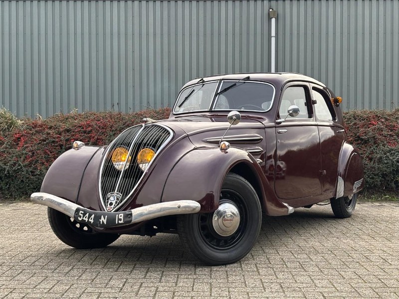 1938 Peugeot 302