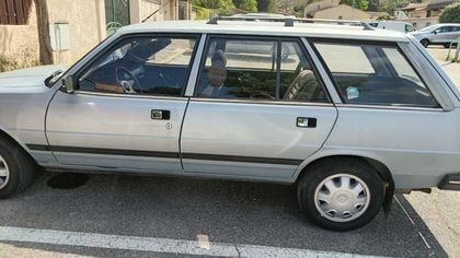Peugeot 305 Break GR
