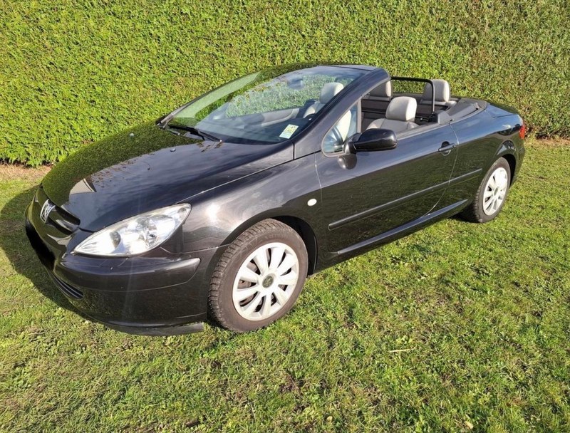 2004 Peugeot 307 CC - 1 2004 Peugeot 307 CC - 1