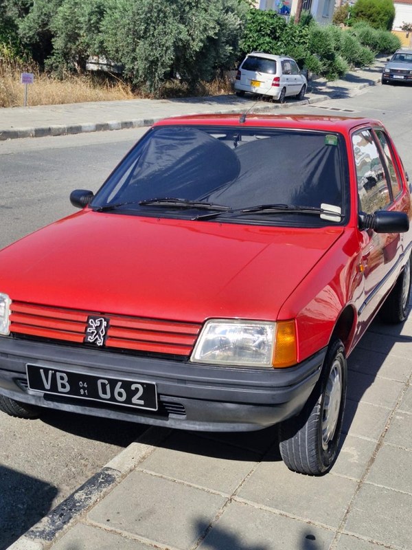 1986 Peugeot 205 - 1 1986 Peugeot 205 - 1