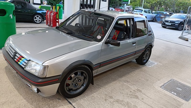 1989 Peugeot 205 - 2 1989 Peugeot 205 - 2