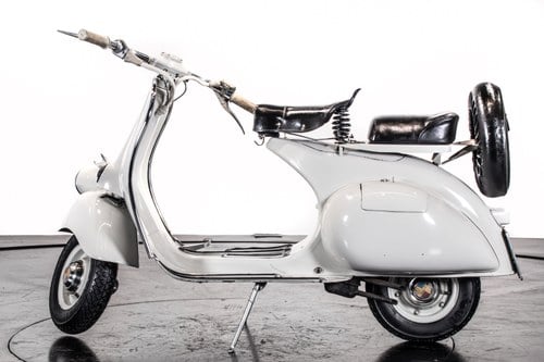 1957 PIAGGIO VESPA 125 FARO BASSO '57 Kaufen Bei