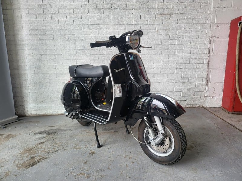2014 Piaggio Vespa PX125 Black Manual, speed n/a in Walthamstow