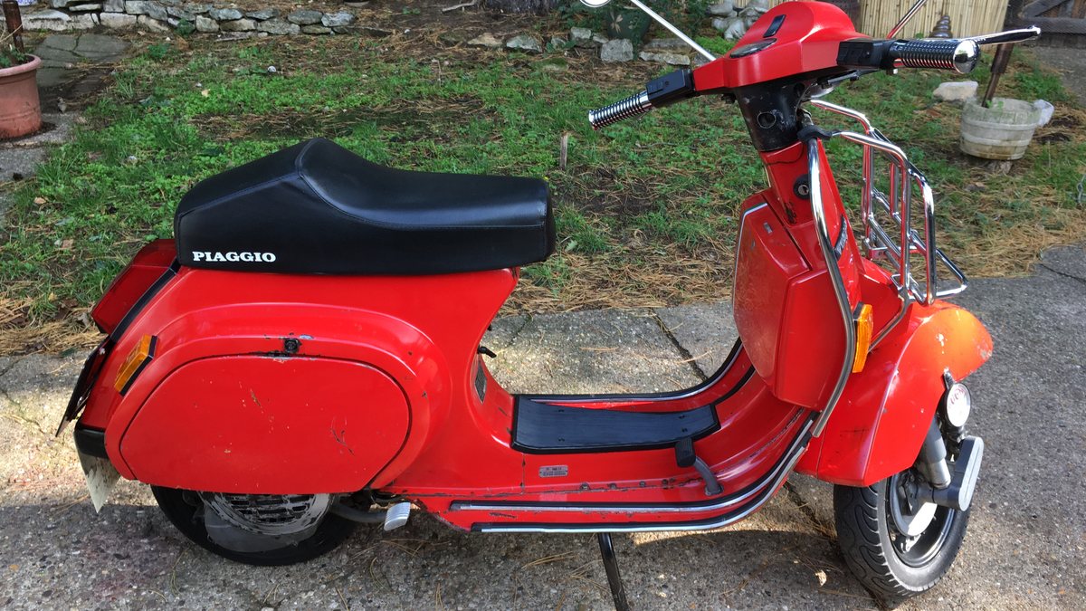 1985 Piaggio Vespa PX125 Red Manual, speed n/a in Sleaford