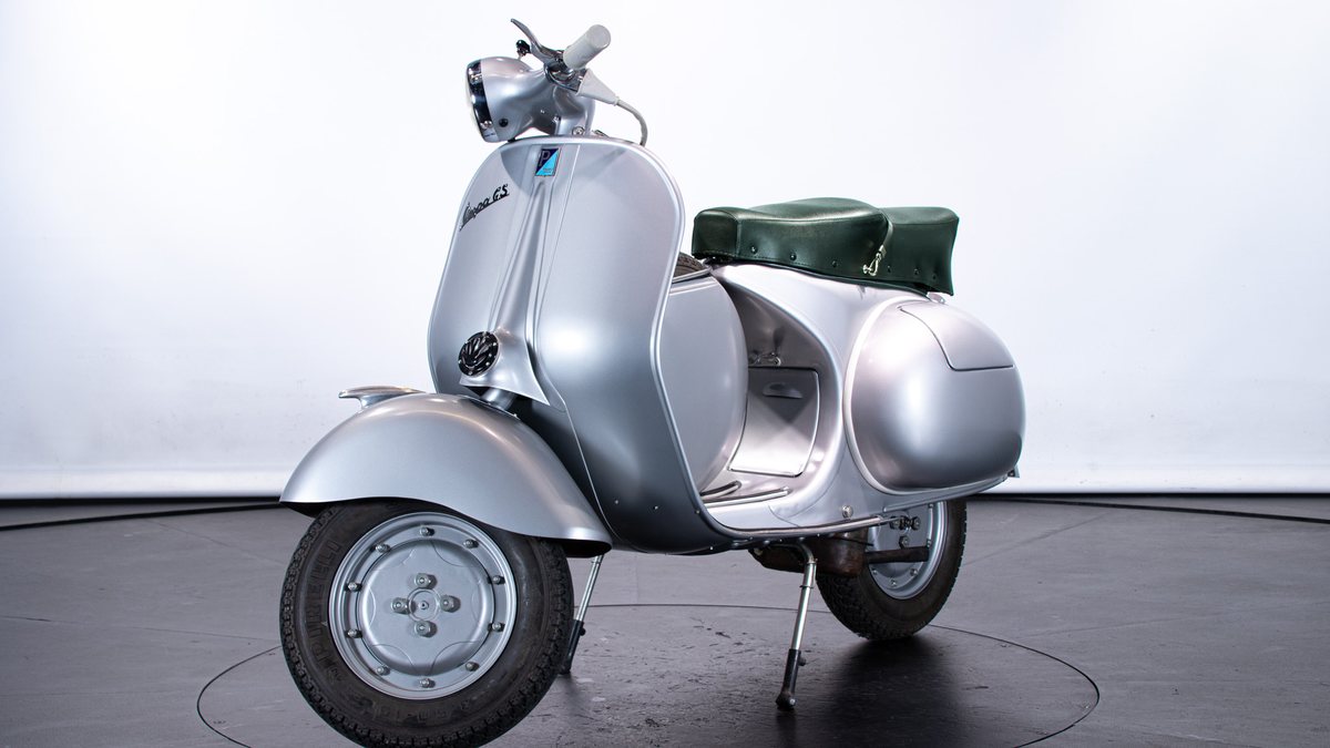1955 Piaggio Vespa 150S Silver Left Hand Drive in Italy For Sale