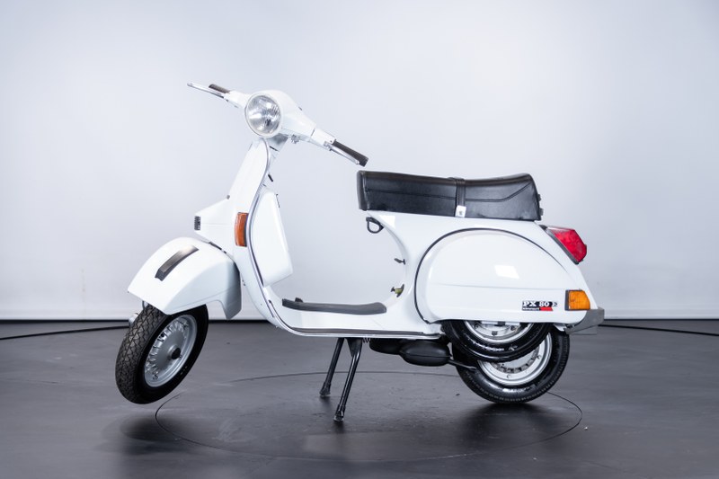 1984 Piaggio Vespa PX80 White Left Hand Drive in Italy For Sale