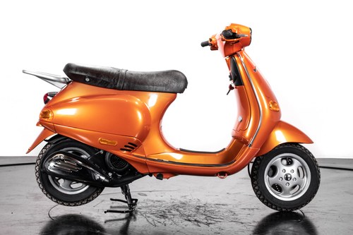 1998 Piaggio Vespa 125 ET4 NUOVA Kaufen Bei