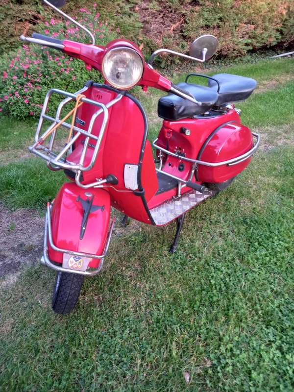 Vespa Scooter Vespa Piaggio 1988 1988 Piaggio Vespa PX125 Red