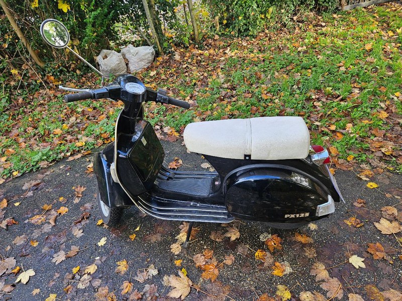 2004 Piaggio Vespa PX125 Black Manual in Le Houlme, France For