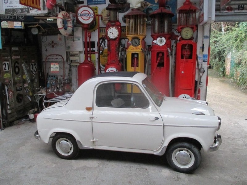 1959 Piaggio Vespa 400 - 1 1959 Piaggio Vespa 400 - 1