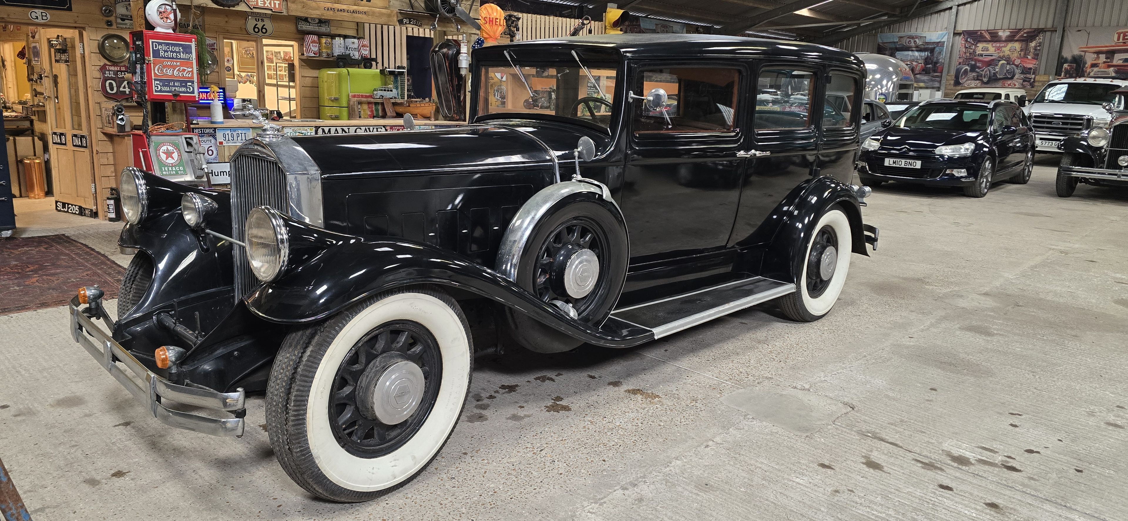 1931 Pierce-Arrow Model 43 EDL (Enclosed Drive L