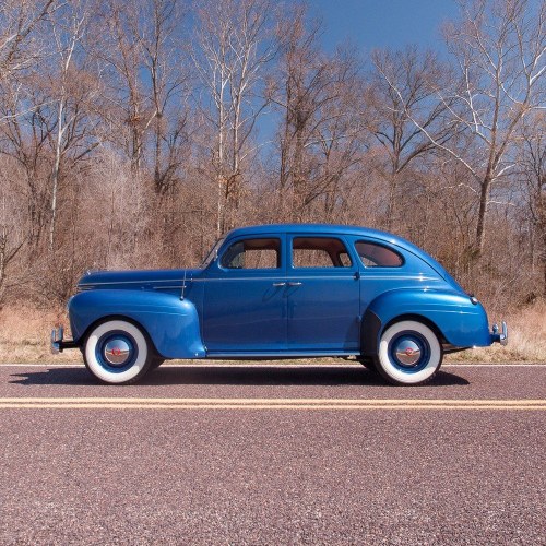 1940 Plymouth Deluxe Four-door Touring Sedan = Restored $obo In vendita