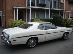 1974 Plymouth Gold Duster In vendita
