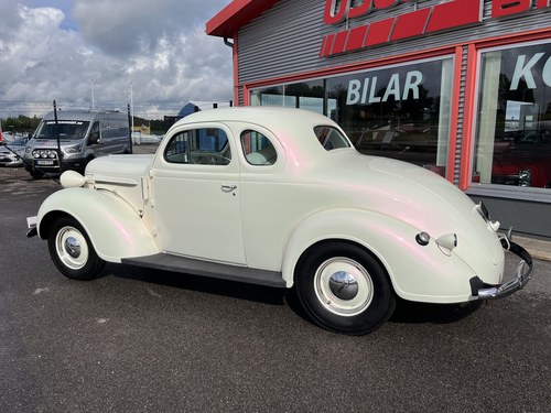 1937 Plymouth Deluxe