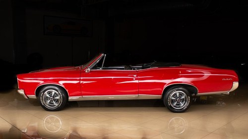 1967 Pontiac GTO Convertible 400cid V-8 4-BBL 335-HP AT $69. In vendita