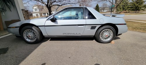 RARE! 1988 Pontiac Fiero Formula 1 of 261 in Silver In vendita