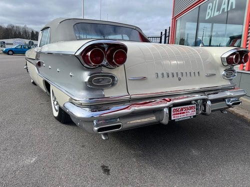 1958 Pontiac Bonneville - 8