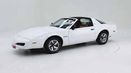 Pontiac Firebird Firehawk