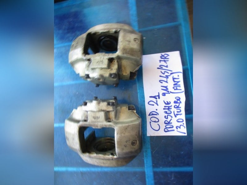 Front brake calipers for Porsche 911 2.4S/2.7RS/3.0 Turbo